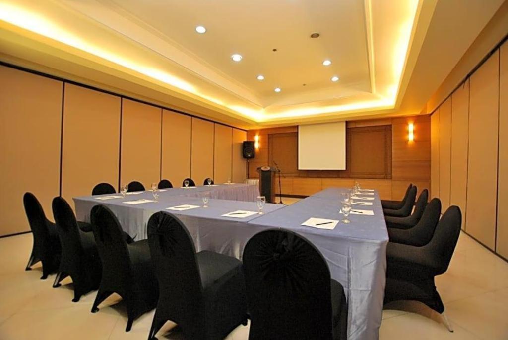 City Garden Suites Manila Ngoại thất bức ảnh