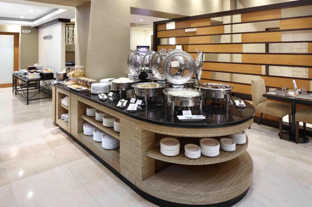 City Garden Suites Manila Ngoại thất bức ảnh